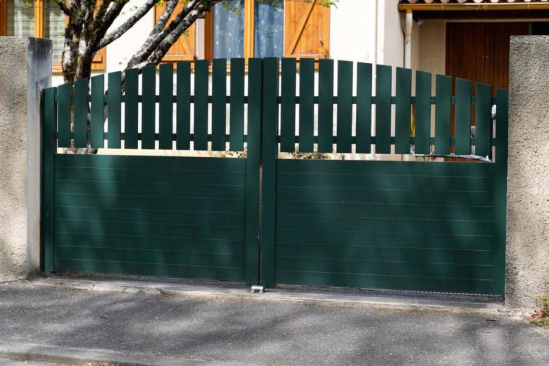 Comment r&eacute;ussir l'installation de vos portails &agrave; CLACY-ET-THIERRET